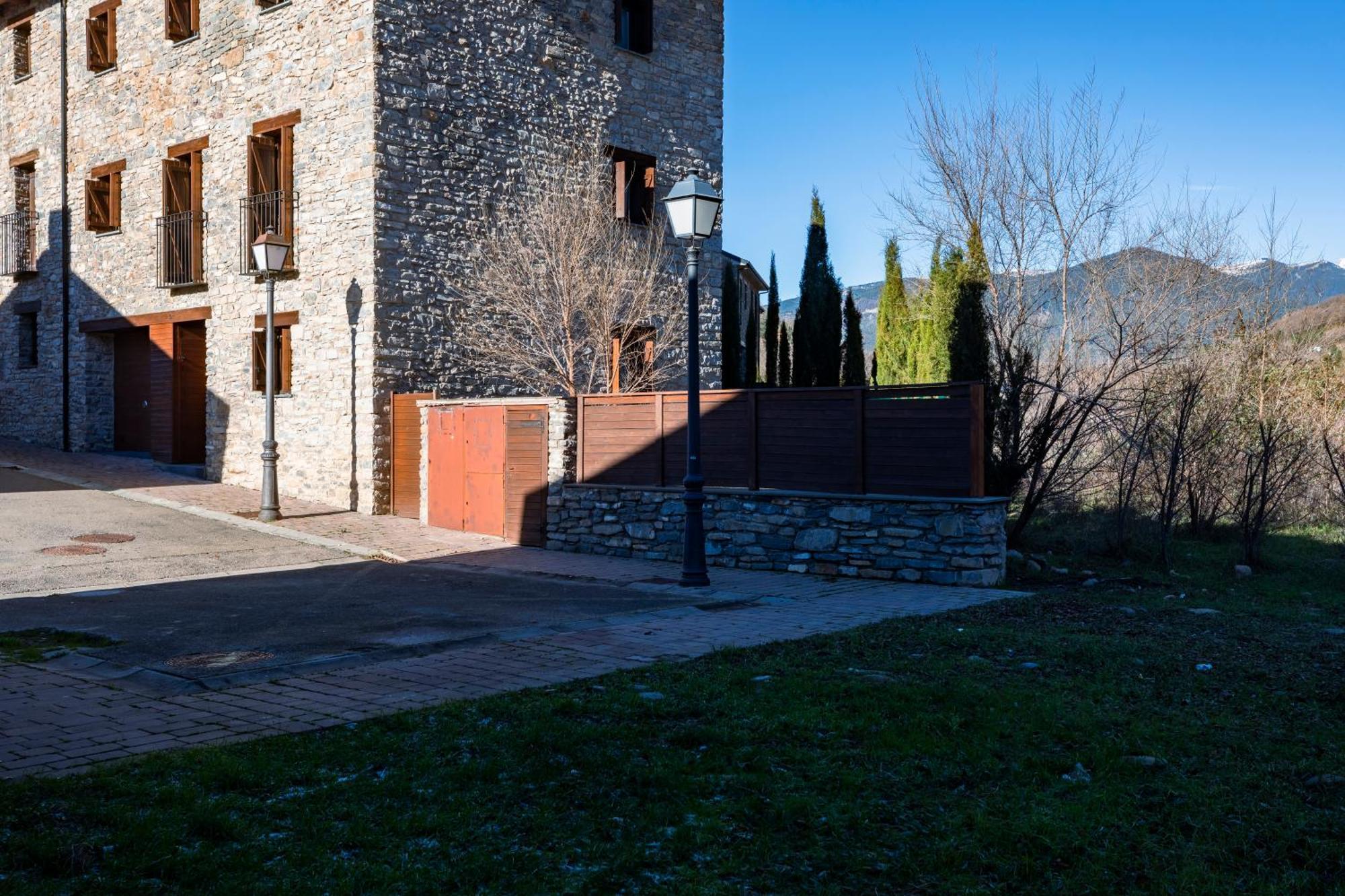 El Molino De Castiello De Jaca Villa Exterior photo