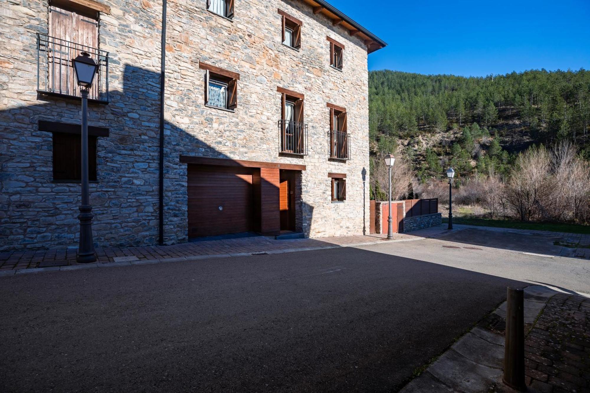 El Molino De Castiello De Jaca Villa Exterior photo